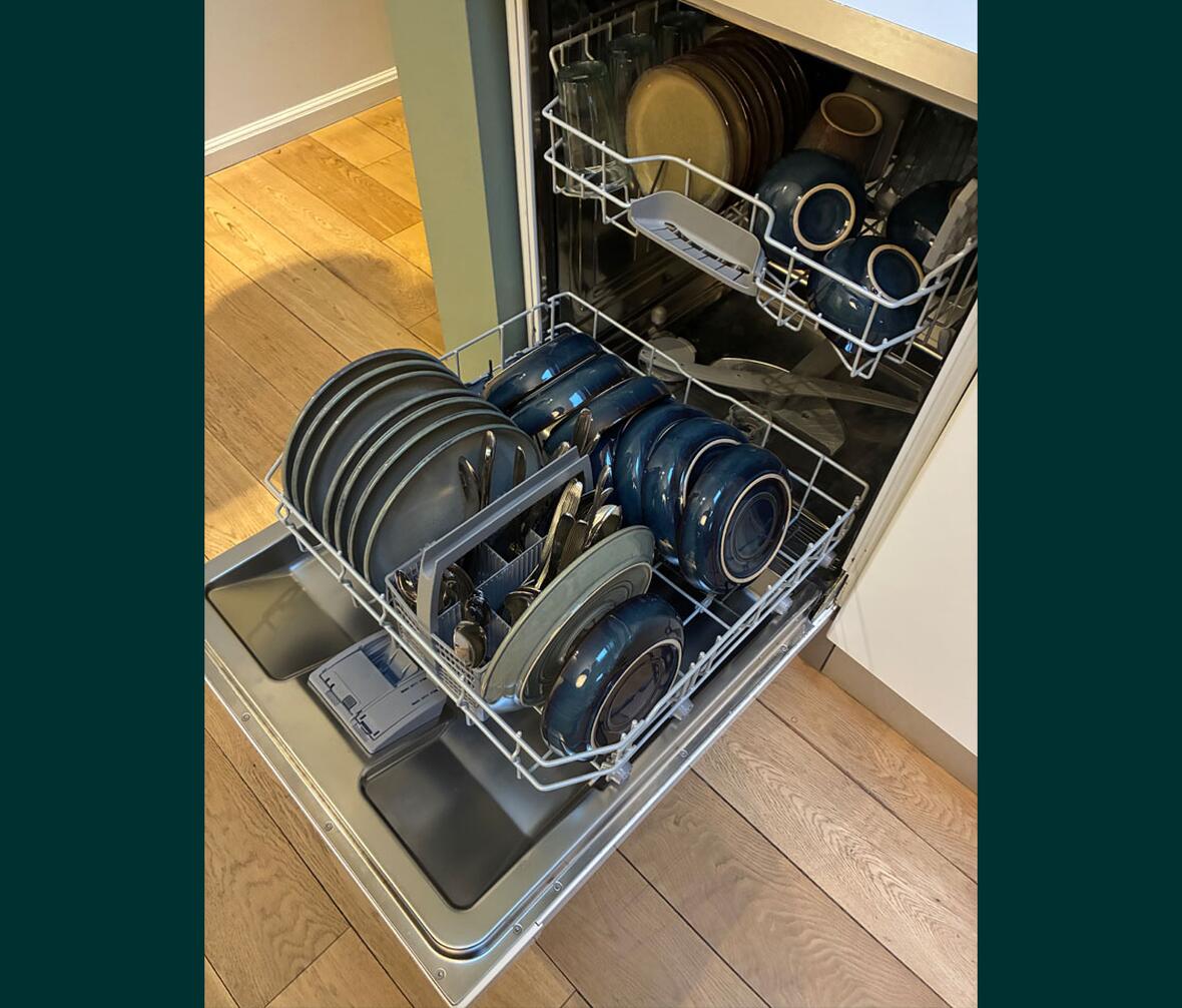 bunden af fyldt opvaskemaskine