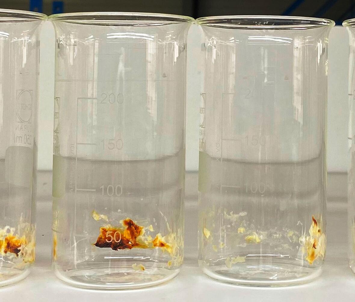 Glas med brændt mælk