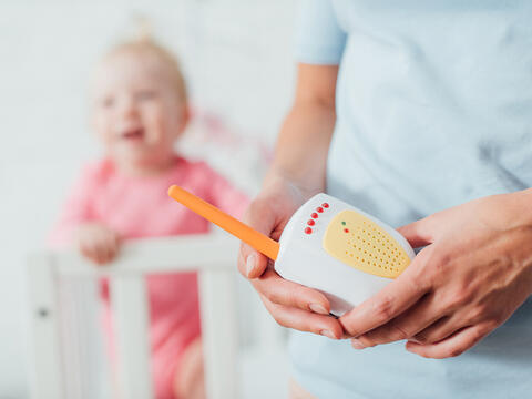 Få en tjekliste før du køber babyalarm