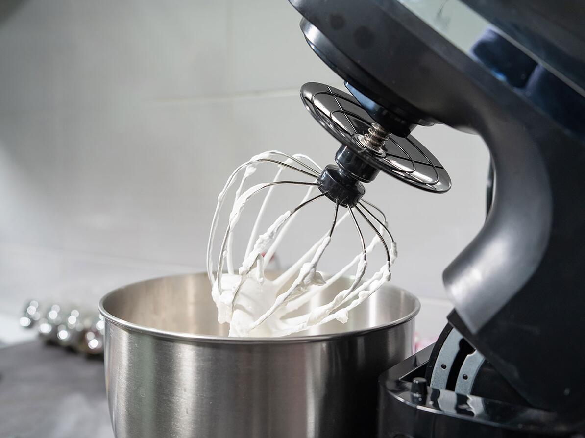 Køkkenmaskine der laver skum men også kan bruges til mange andre ting