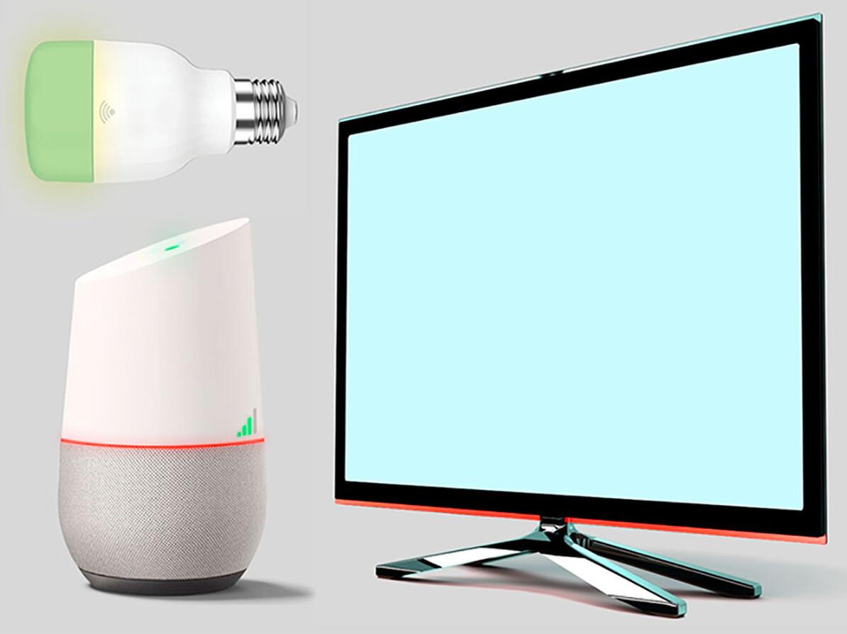 En lampe, højtaler og smart-tv