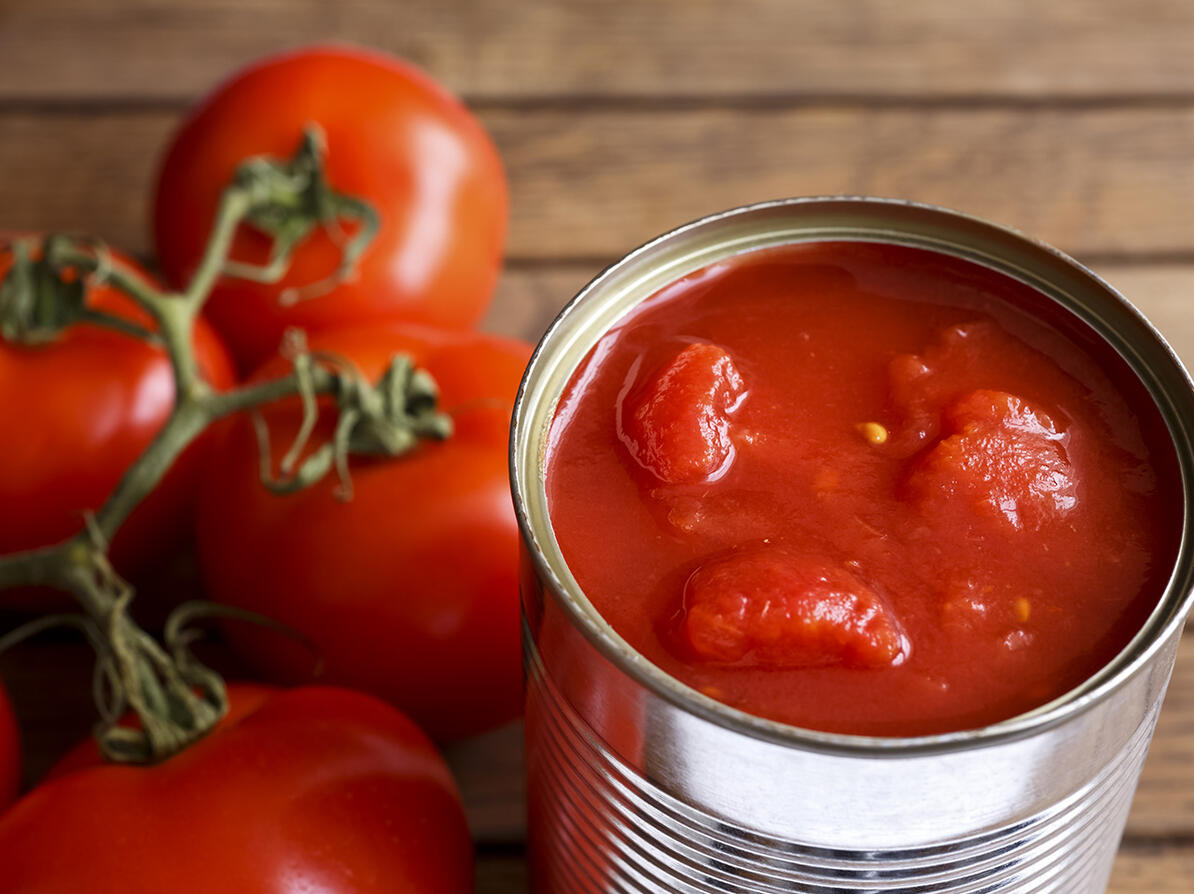 Dåser med hakkede tomater