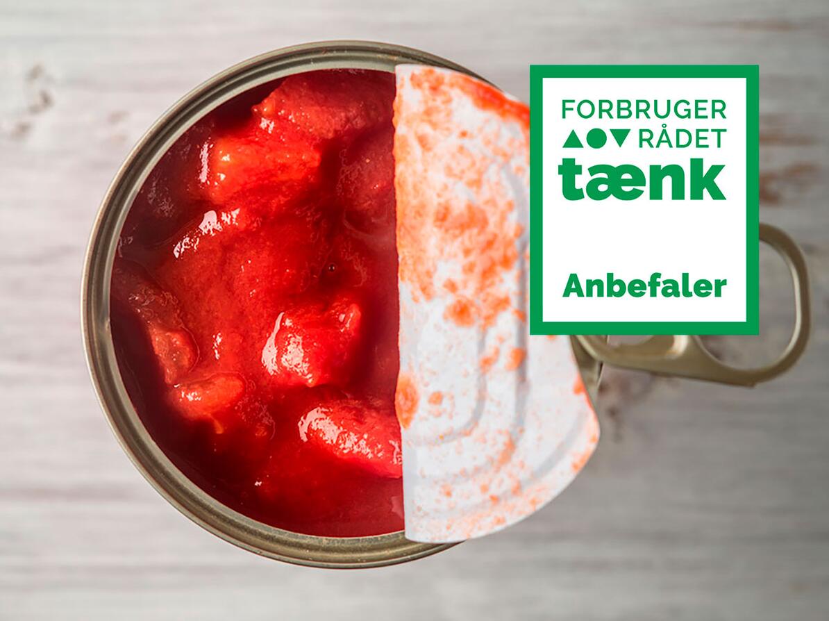 Hakkede tomater på dåse, der er halvåben, i smagstest af hakkede tomater
