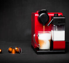 kaffemaskine med mælkeskummer