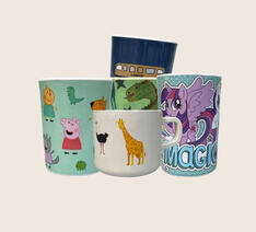 Cups of melamine