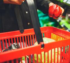 køb af økologiske varer i supermarked