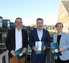 Direktør i Forbrugerrådet Tænk, Winni Grosbøll med direktør for Green Power Denmark Kristian Jensen og klimaminister Lars Aagaard