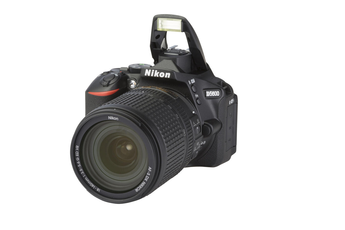 D5600 + AF-S DX NIKKOR 18-140mm 1:3.5-5.6 G ED VR Nikon