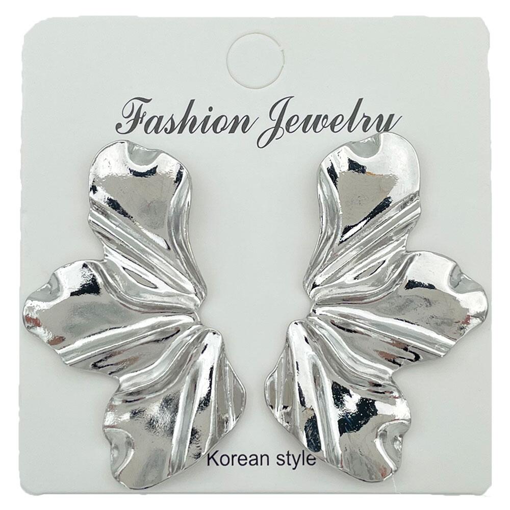 Metallic flower design earrings Shein
