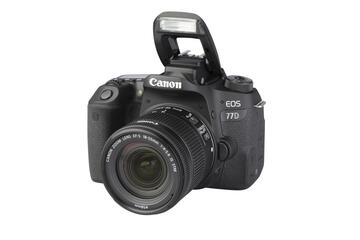 Canon EOS 77D + EF-S 18-55mm 1:4-5.6 IS STM