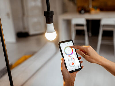 Smart elpære styres med app