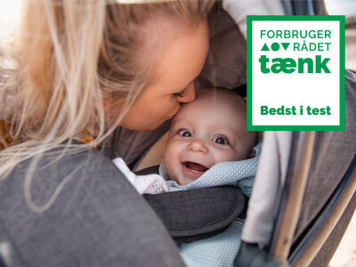 Disse kombivogne er bedst i test - baby i kombivogn med logo